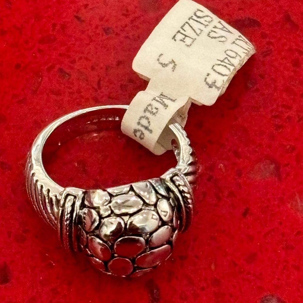 Ladies woven ball ring size 5